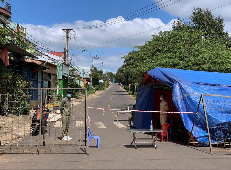 Thành ph&ocirc;́ Pleiku khẩn cấp x&eacute;t nghiệm diện rộng