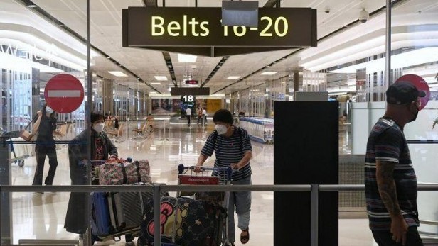 Từ sáng nay, người Việt Nam sang Singapore sẽ được bớt một số quy định