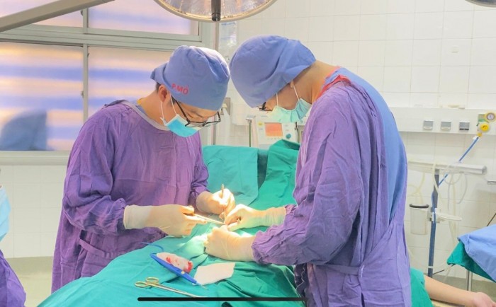 Người bệnh được chẩn đoán là ung thư dương vật và có chỉ định mổ cắt đoạn dương vật (ảnh minh hoạ)