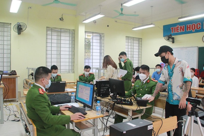 L&agrave;m thủ tục cấp căn cước c&ocirc;ng d&acirc;n tại c&aacute;c điểm ti&ecirc;m chủng