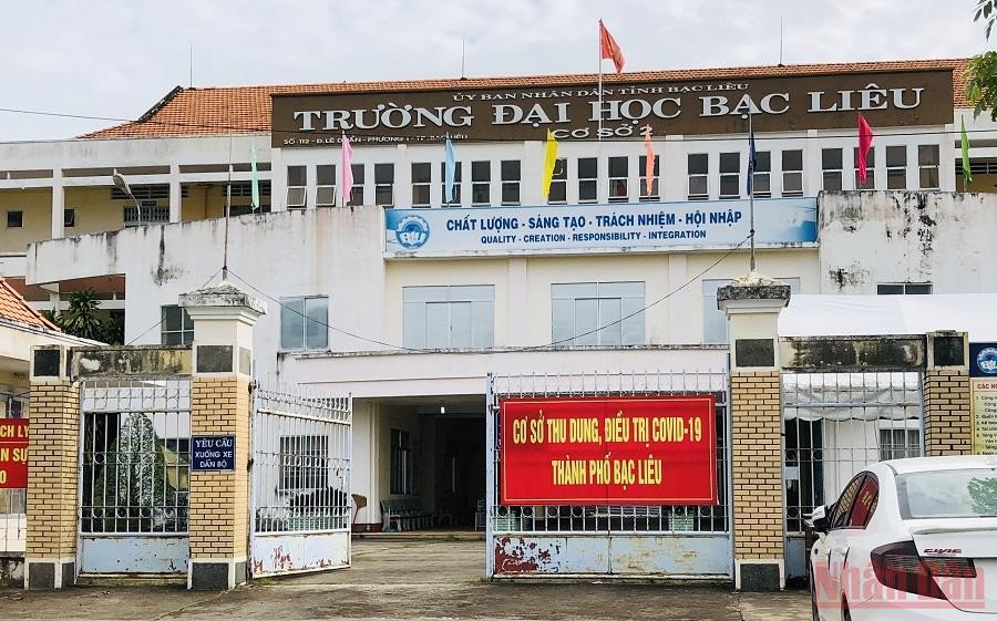 Hiện nay, hầu hết các trường học tại Bạc Liêu đều được sử dụng làm điểm thu dung, điều trị bệnh nhân Covid-19. (Ảnh: TRỌNG DUY)