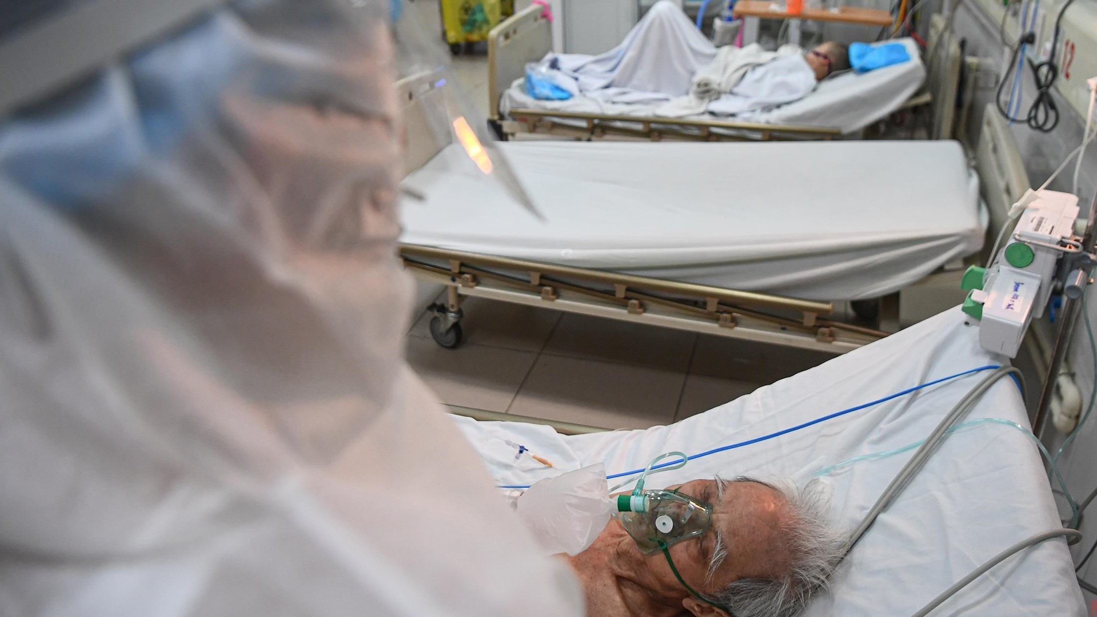 Người có bệnh nền nào nhiễm Covid-19 có nguy cơ gia tăng mức độ nặng và tử vong cao?