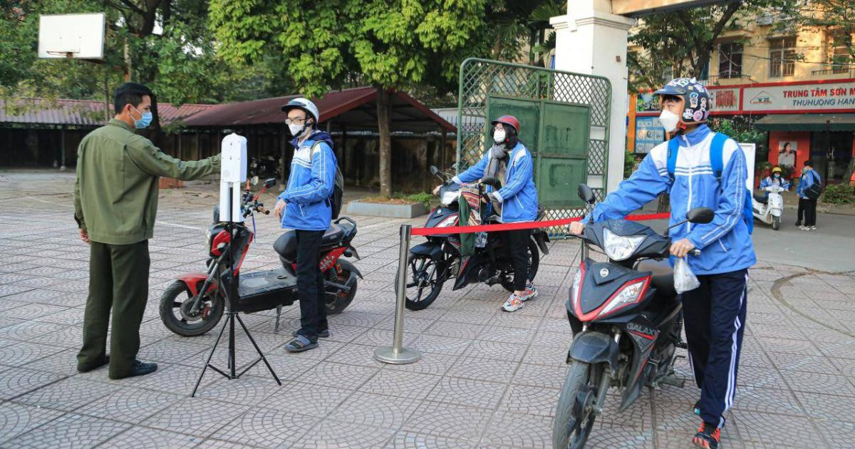 Hà Nội: Học sinh từ lớp 7 đến 12 học tại trường từ ngày 8/2