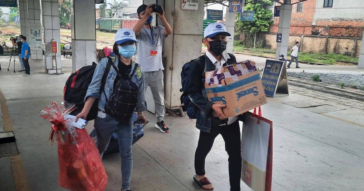 Phương tiện nào cho người hồi hương đón Tết?