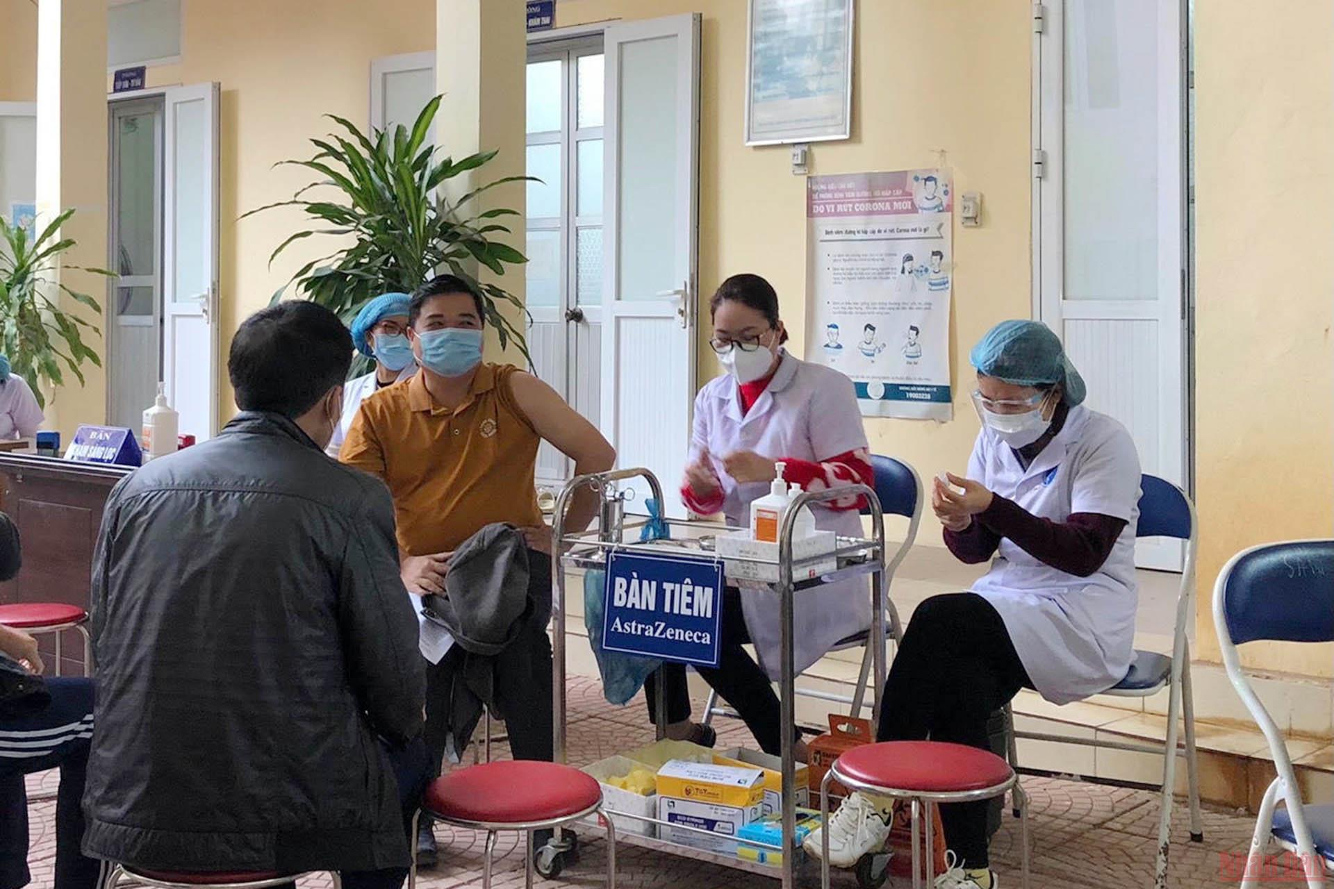 Khẩn trương hướng dẫn phác đồ điều trị Covid-19 cho trẻ em dưới 12 tuổi