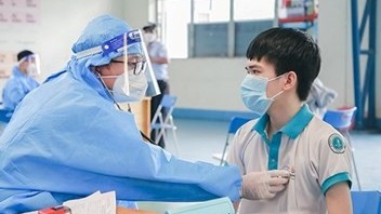 Trẻ F0 có được tắm?