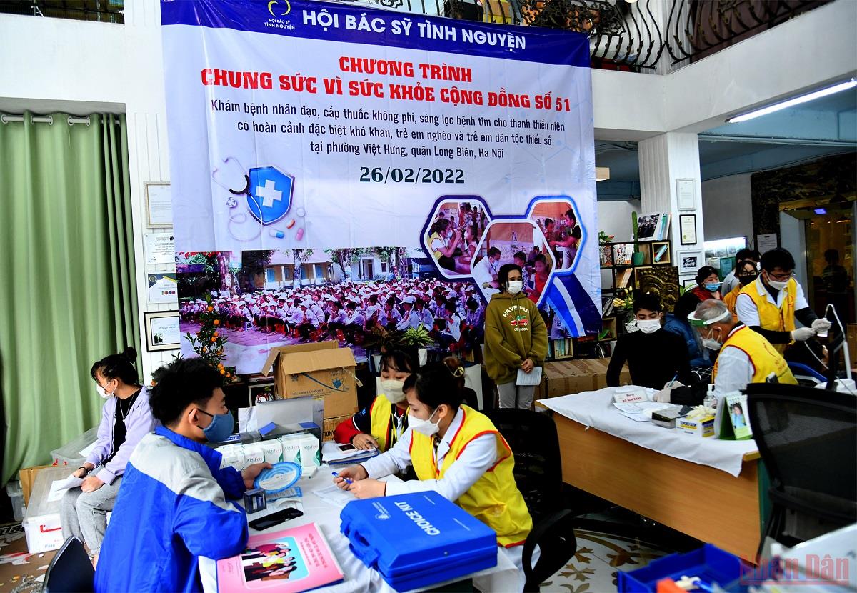 Khám bệnh, cấp thuốc miễn phí cho thanh, thiếu niên có hoàn cảnh đặc biệt khó khăn Khám bệnh, cấp thuốc miễn phí cho thanh, thiếu niên có hoàn cảnh đặc biệt khó khăn