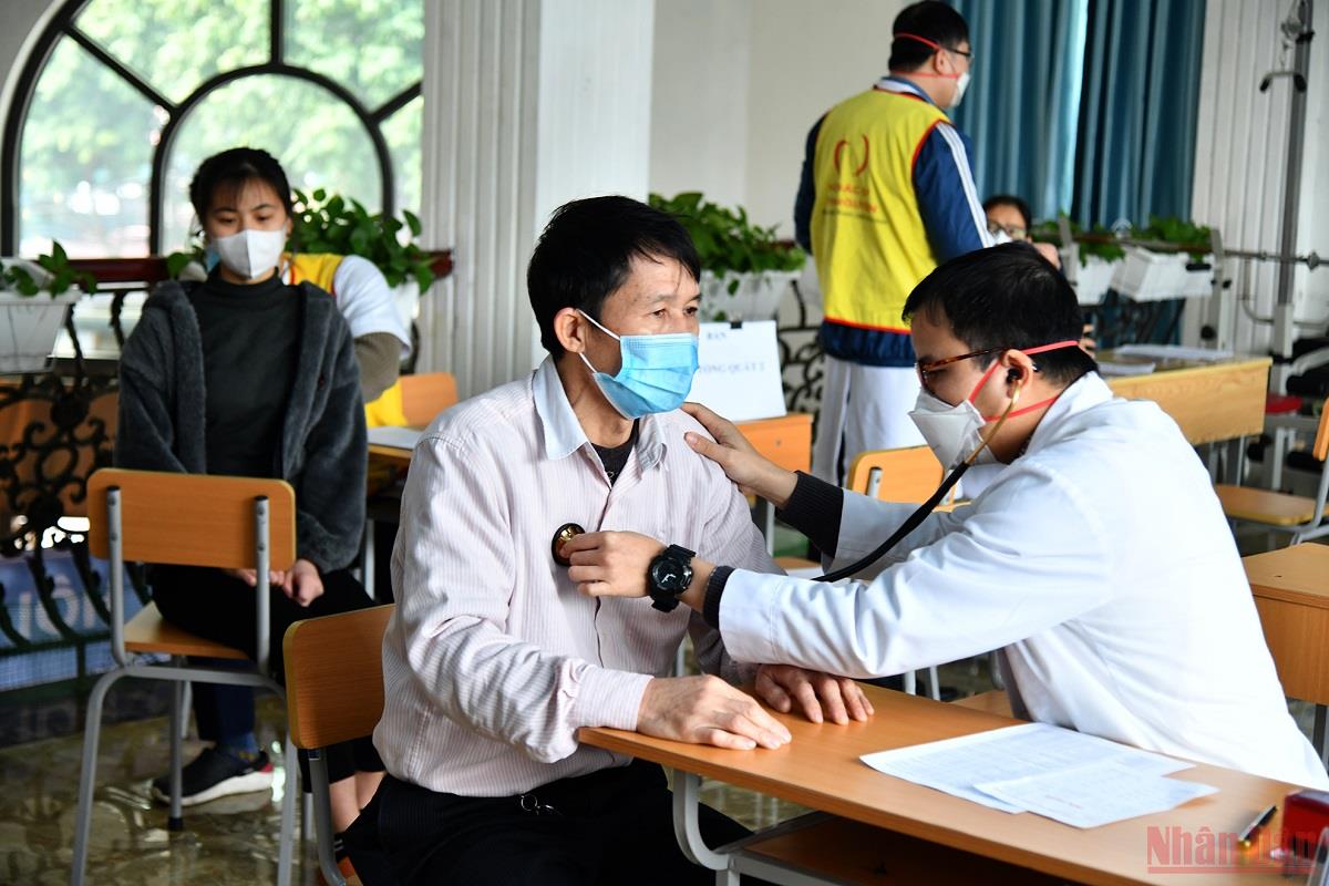 Khám bệnh, cấp thuốc miễn phí cho thanh, thiếu niên có hoàn cảnh đặc biệt khó khăn Khám bệnh, cấp thuốc miễn phí cho thanh, thiếu niên có hoàn cảnh đặc biệt khó khăn