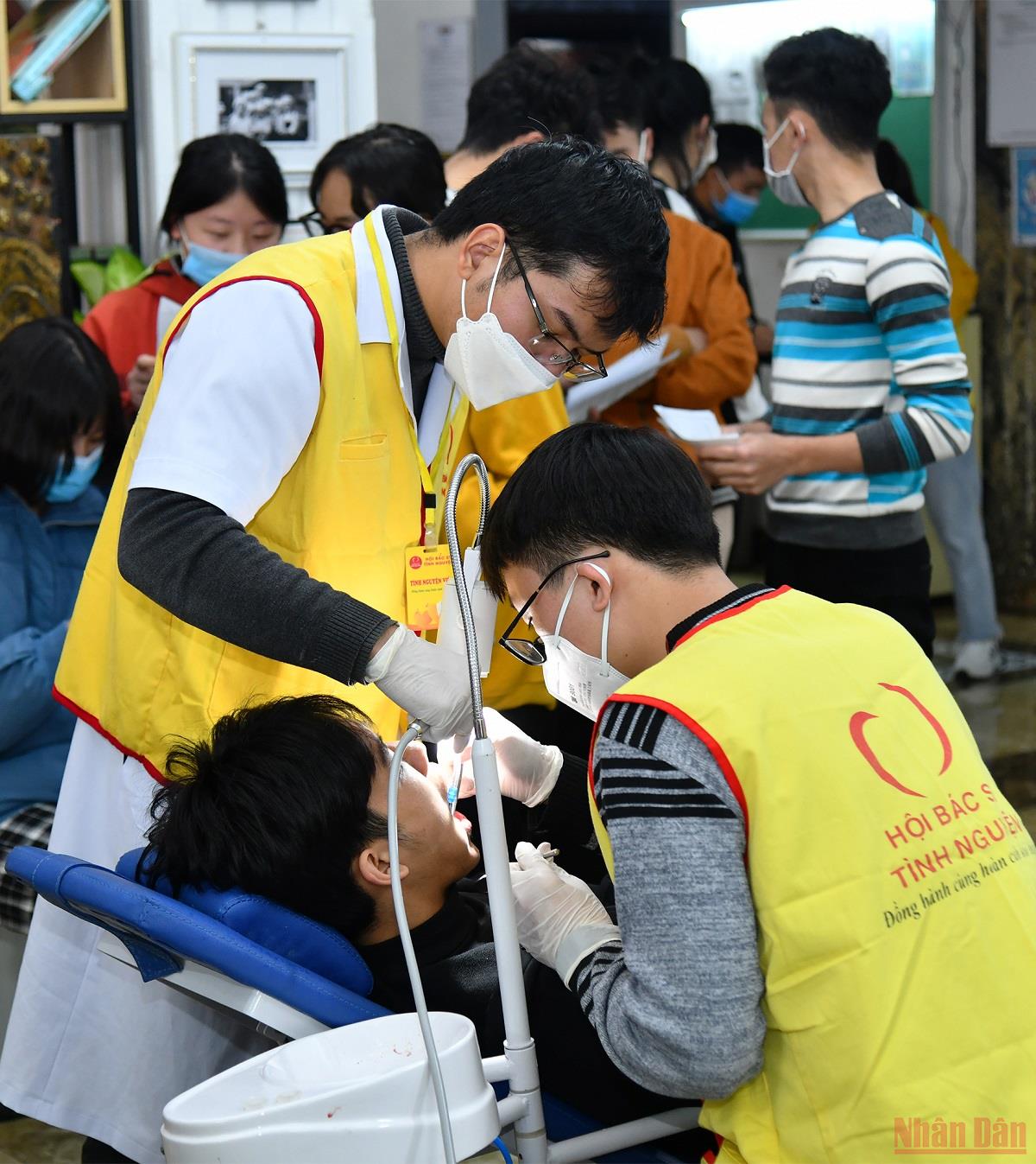 Khám bệnh, cấp thuốc miễn phí cho thanh, thiếu niên có hoàn cảnh đặc biệt khó khăn Khám bệnh, cấp thuốc miễn phí cho thanh, thiếu niên có hoàn cảnh đặc biệt khó khăn