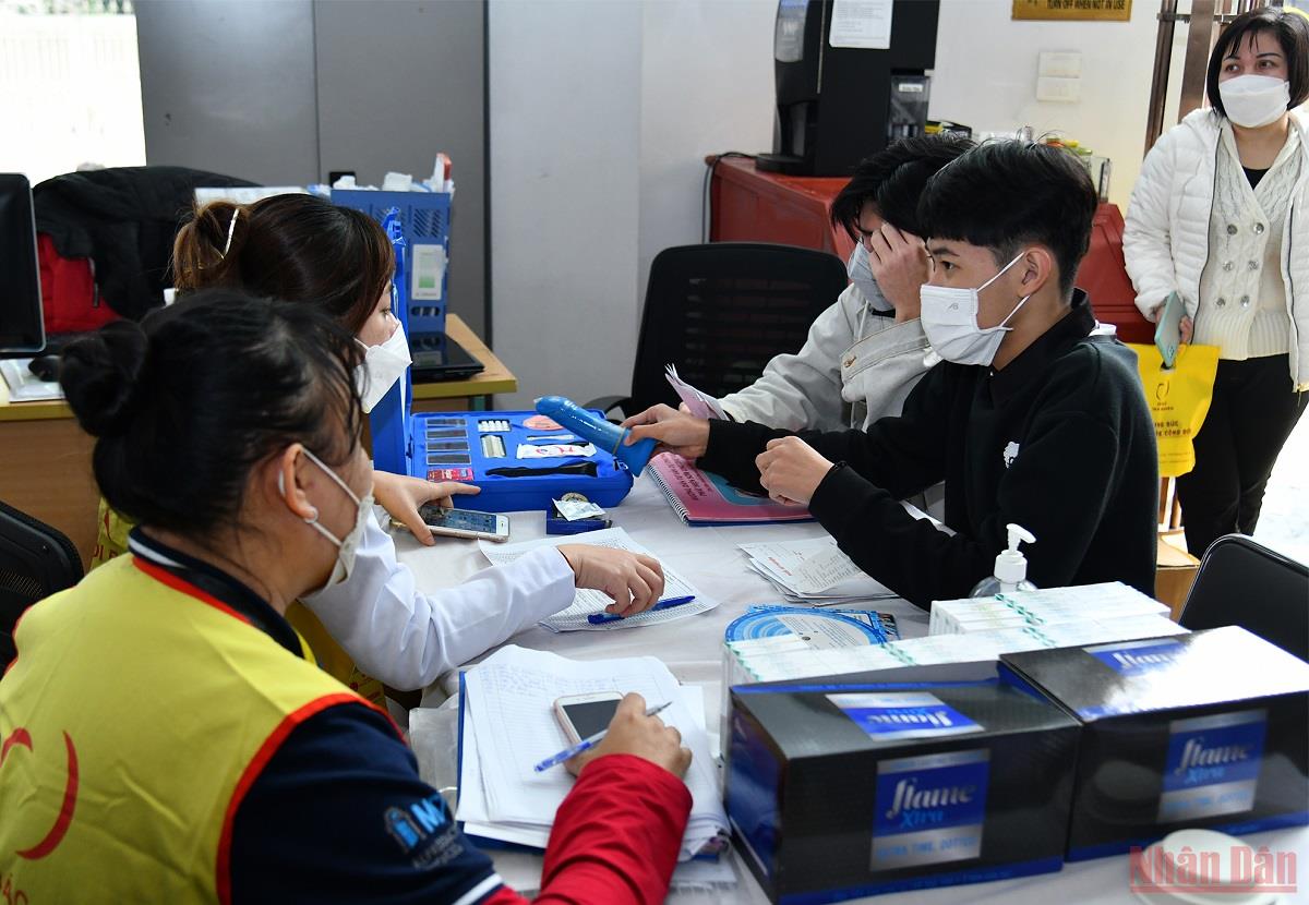 Khám bệnh, cấp thuốc miễn phí cho thanh, thiếu niên có hoàn cảnh đặc biệt khó khăn Khám bệnh, cấp thuốc miễn phí cho thanh, thiếu niên có hoàn cảnh đặc biệt khó khăn