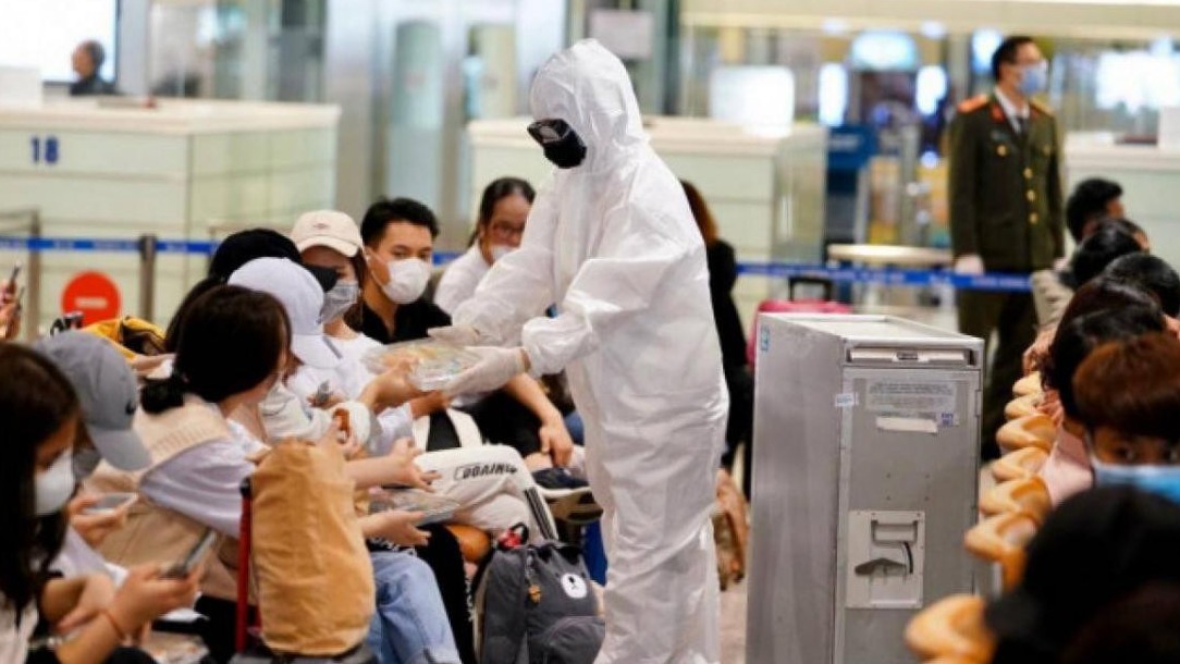 Biến chủng Omicron có thể gây ra thêm 2 làn sóng dịch ở Việt Nam