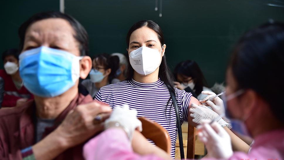 Gần 170 nghìn ca nhiễm mới sau 24 giờ, 116.648 ca trong cộng đồng