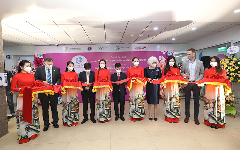 Hàng nghìn trẻ được hưởng lợi từ Ngân hàng Sữa Mẹ đầu tiên tại Hà Nội