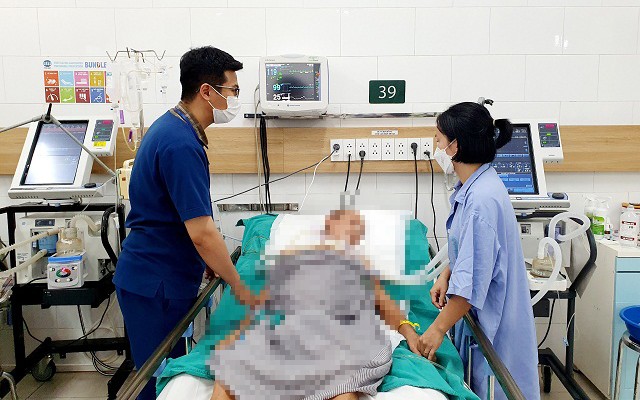 Hôn mê vì ngộ độc rượu ngâm rễ cây rừng
