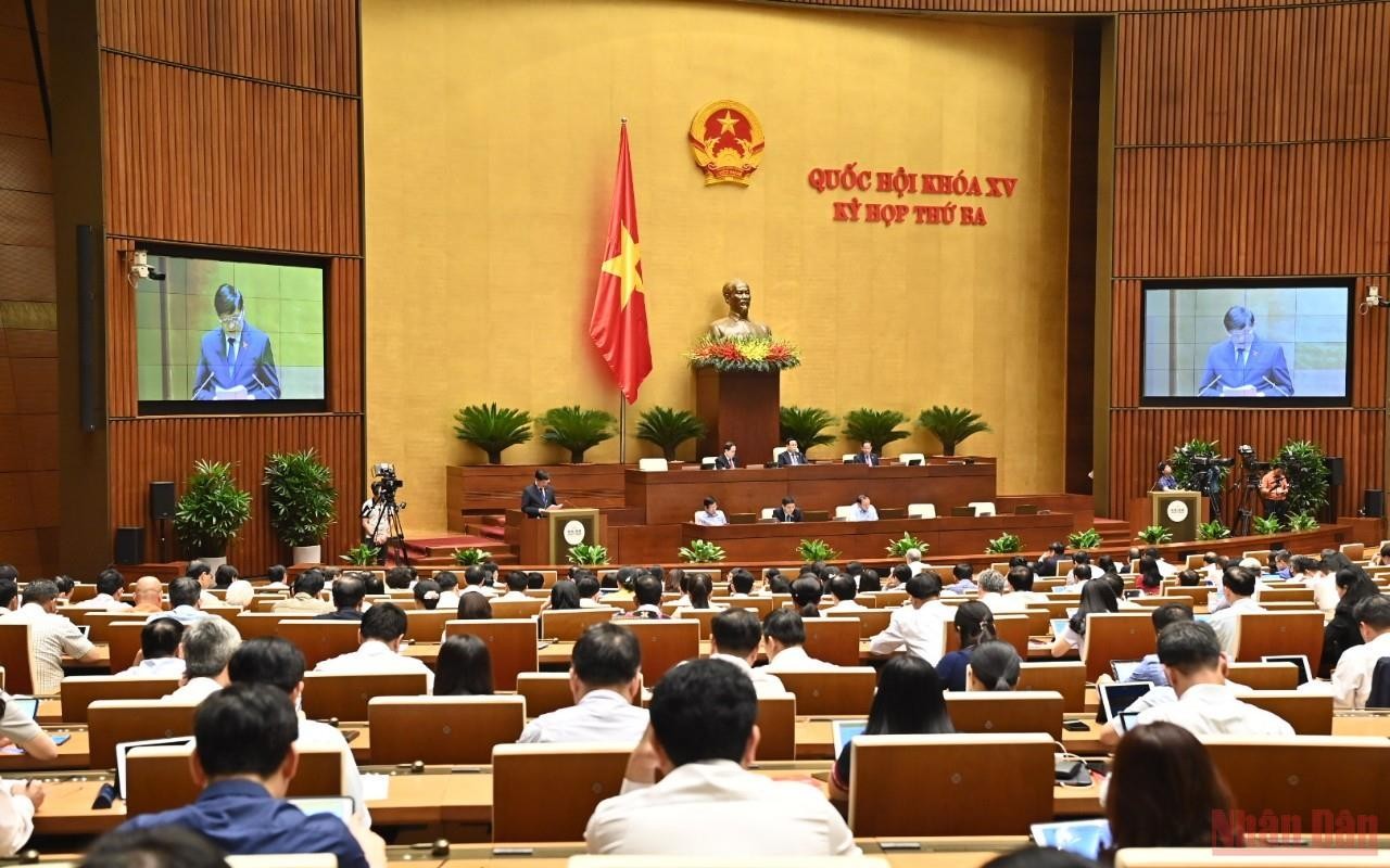 Các đại biểu Quốc hội dự phiên họp tại Hội trường Diên Hồng, chiều 25/5. (Ảnh: LINH KHOA)