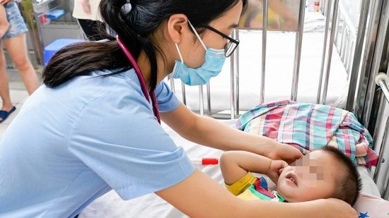 Ba dấu hiệu sớm cảnh báo bệnh tay chân miệng diễn biến nặng