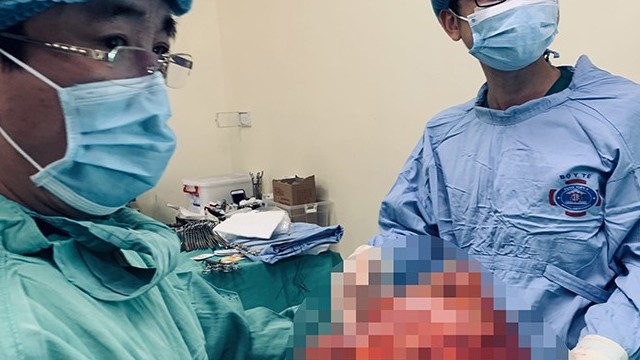 Loại bỏ u sau phúc mạc kích thước khủng 40cm