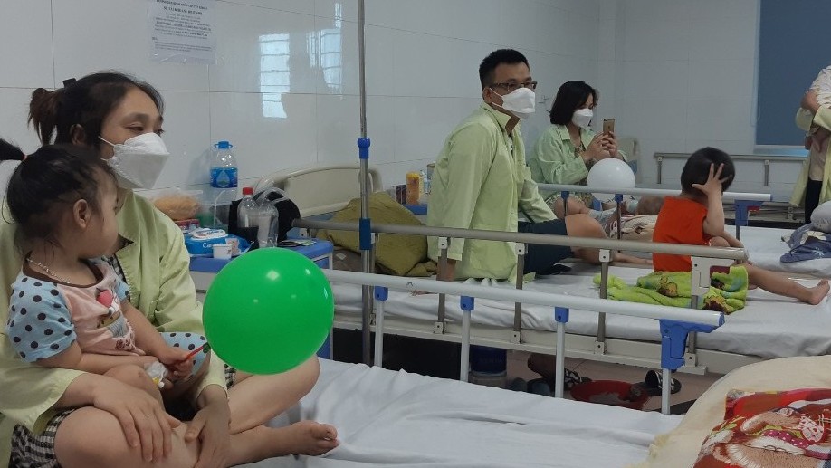 Bệnh truyền nhiễm mùa hè: Những sai lầm trong chăm sóc trẻ