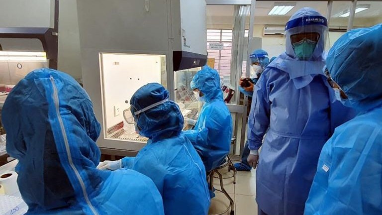 Bộ Y tế đề nghị các đơn vị báo cáo tình hình nhân viên y tế xin thôi việc