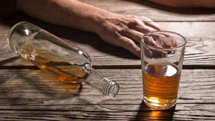 Cao Bằng: 1 người tử vong do uống rượu ngâm rễ cây