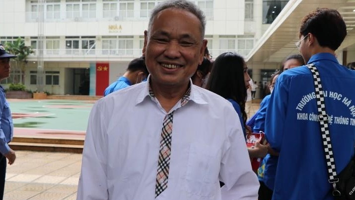 Thí sinh thi THPT ở tuổi 82: Khi ông và cháu cùng đi thi