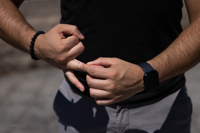 Các trường hợp nghi mắc hoặc đã được xác nhận mắc bệnh này chủ yếu là nam giới. (Ảnh: AFP/TTXVN)