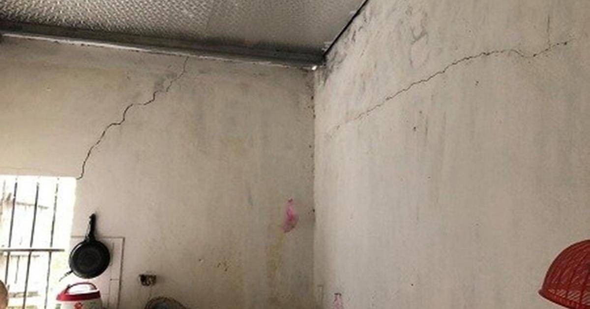 Theo phản ánh của người dân, từ khi Công ty CP Khoáng sản Kim Bôi hoạt động khiến những ngôi nhà của hộ dân xuất hiện những vết nứt