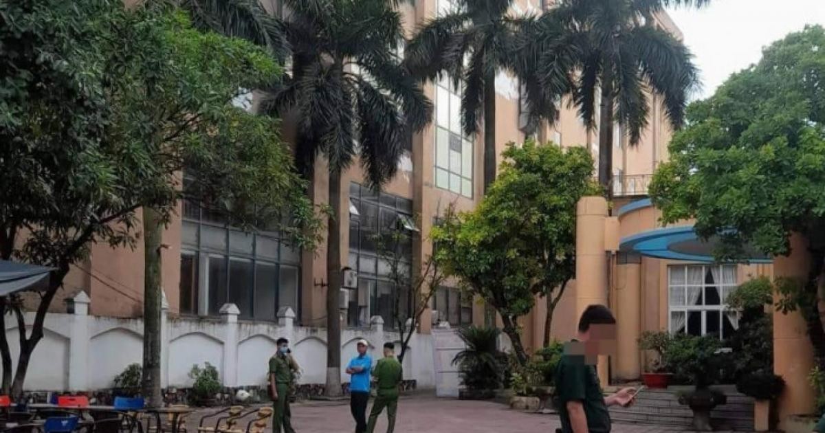 Khu vực phát hiện thi thể cháu bé rơi xuống. (Ảnh F.B)