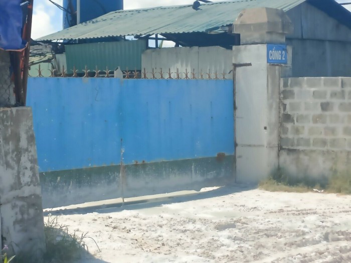 Cổng Công ty TNHH Trường Thịnh luôn đóng kín