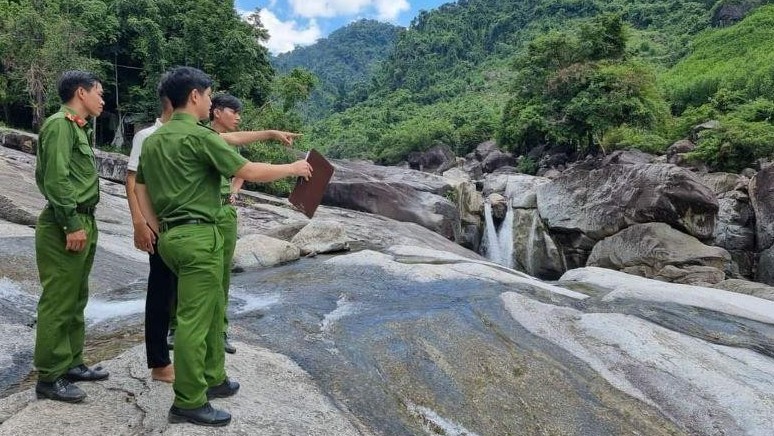 Đi tắm suối sau lễ khai giảng, 2 học sinh đuối nước.
