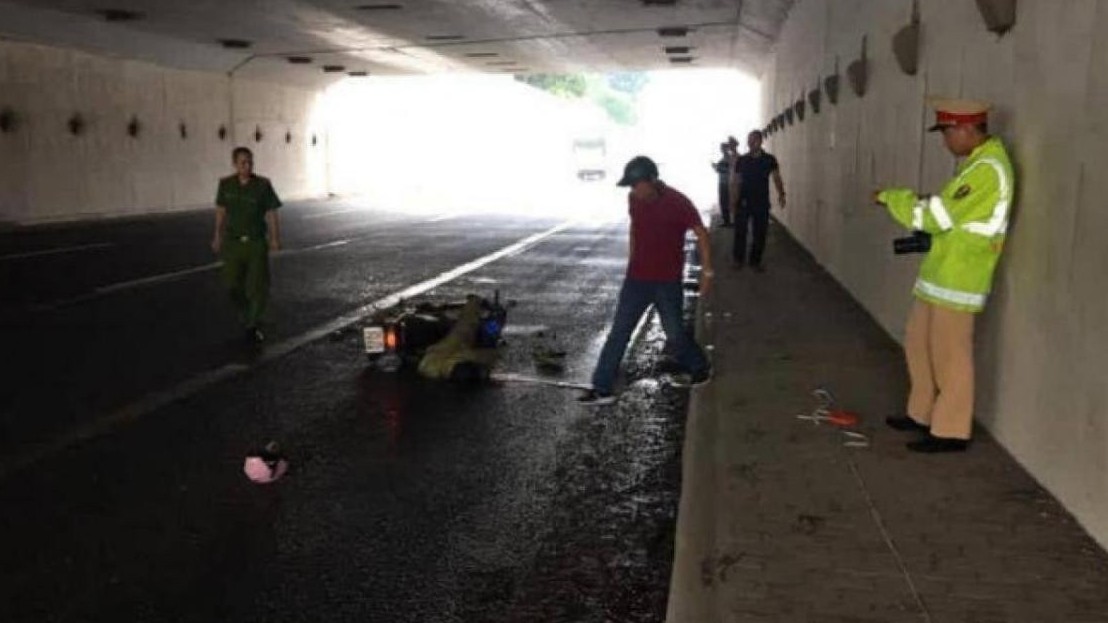 Tìm nhân chứng vụ tai nạn ở hầm chui Đại lộ Thăng Long làm 1 người tử vong