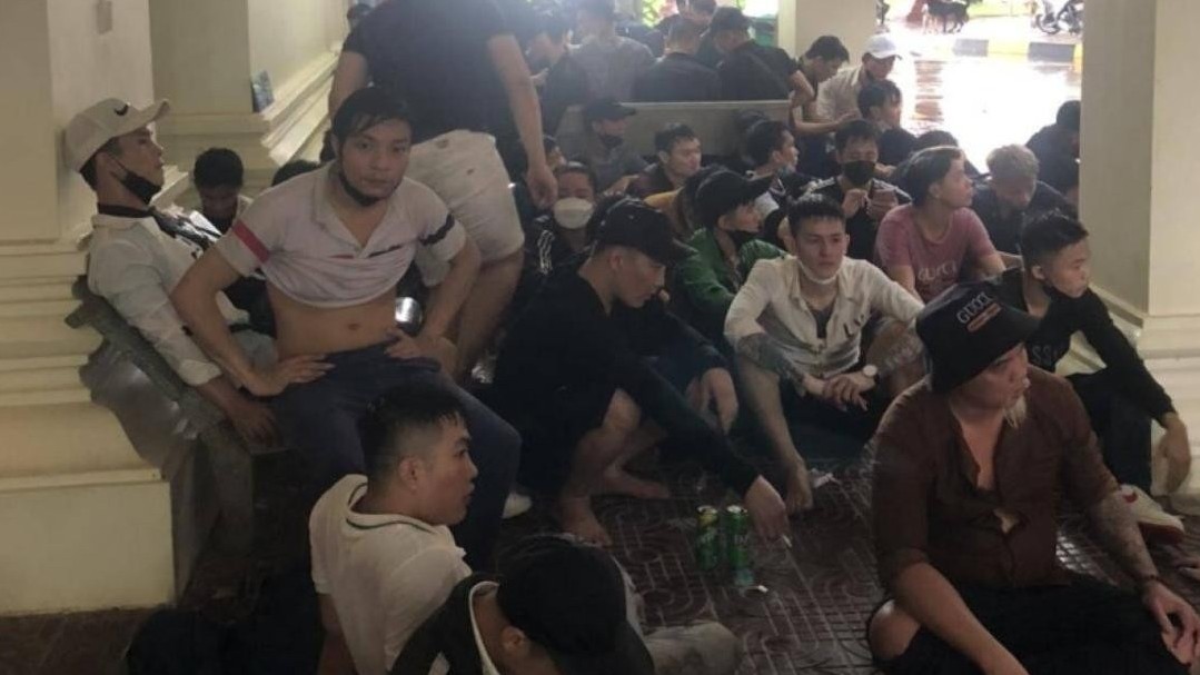 Hàng chục lao động tháo chạy khỏi casino Campuchia về cửa khẩu Mộc Bài