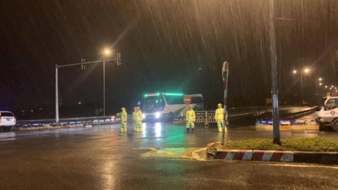 Xe cộ tạm dừng lưu thông qua miền Trung, Tây Nguyên từ 22h đêm nay