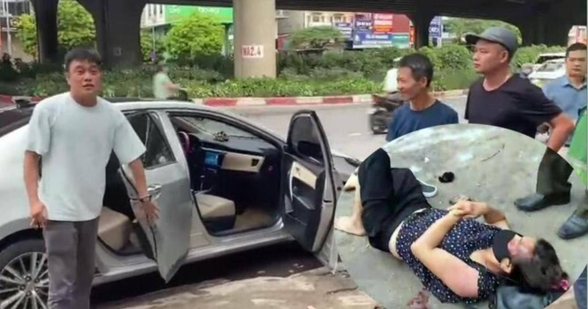 Thiếu tá Nguyễn Ninh Dương, Cán bộ Đội CSGT đường bộ số 6 (Phòng CSGT, Công an Hà Nội) dừng ô tô, đưa người bị TNGT đi cấp cứu