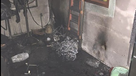 Cứu 4 người kẹt trong đám cháy