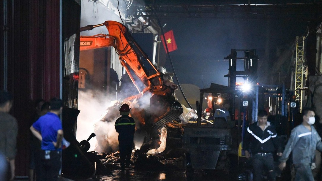 Kịp thời khống chế vụ cháy tại công ty giấy ở Bắc Ninh