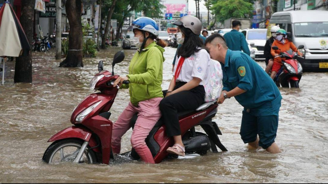 Triều cường vẫn phức tạp, học sinh Cần Thơ học tại nhà trong 2 ngày tới