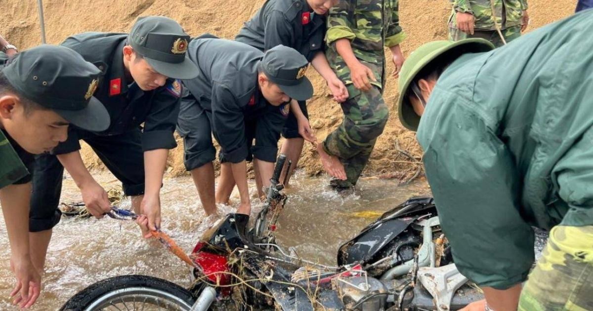 Tìm thấy xe máy của kỹ sư mất tích khi sạt lở thủy điện ở Quảng Ngãi