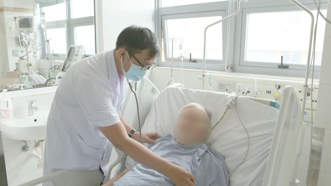 Cứu sống bệnh nhân người Bỉ bị sốt rét ác tính, nhóm máu hiếm Rh (-)