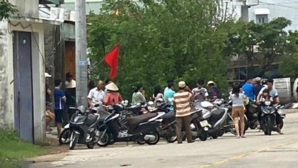 Quảng Nam: Bé trai 2 tuổi rơi xuống hố nước tử vong thương tâm