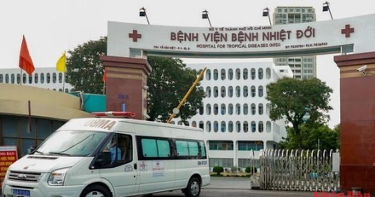 Người bệnh được đưa về Bệnh viện Bệnh Nhiệt đới Thành phố Hồ Chí Minh cách ly để được chẩn đoán và điều trị. (Ảnh tư liệu)
