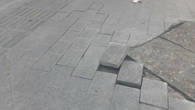 Cuối năm đến hẹn… lát đá vỉa hè