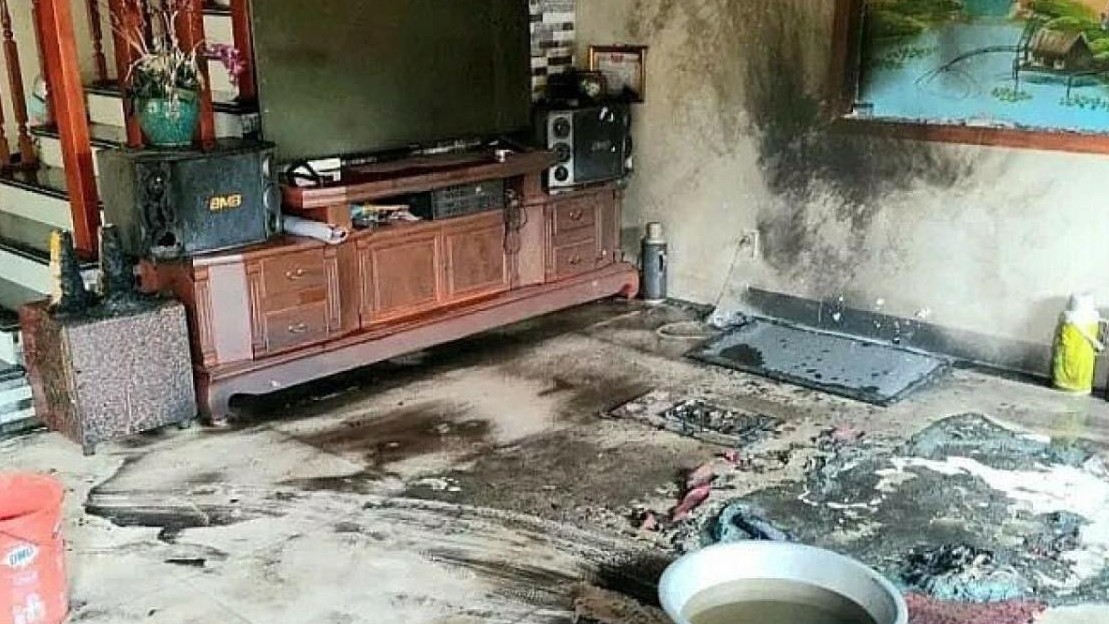 Vụ 3 con gái đổ xăng đốt mẹ: Thêm người con gái thứ 2 tử vong vì bỏng nặng