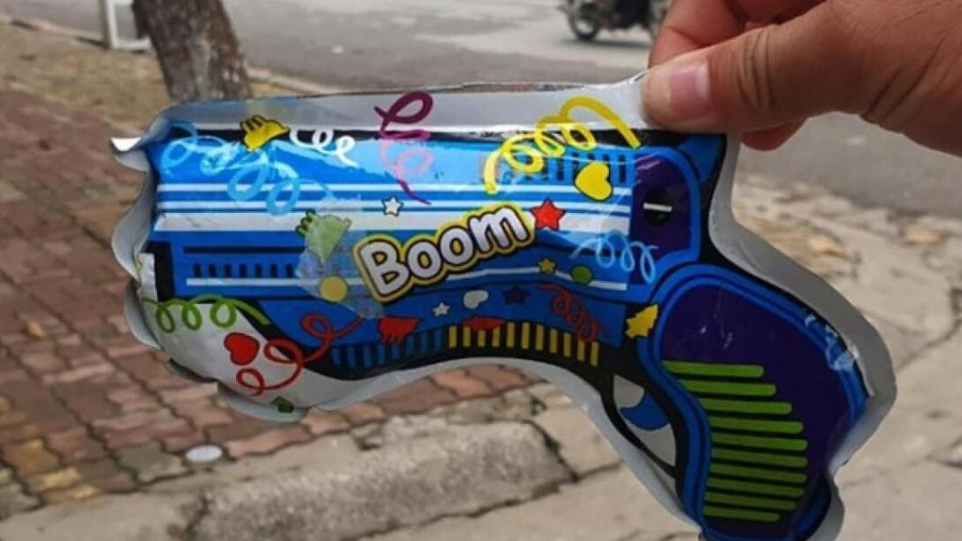 6 học sinh tiểu học nhập viện vì nghi hít phải khí độc từ súng đồ chơi