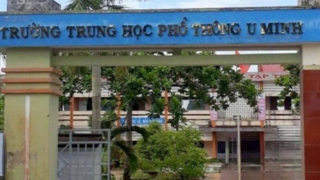 Sức khỏe 5 học sinh bị thương khi cần cẩu đập vào nóc trường ra sao?