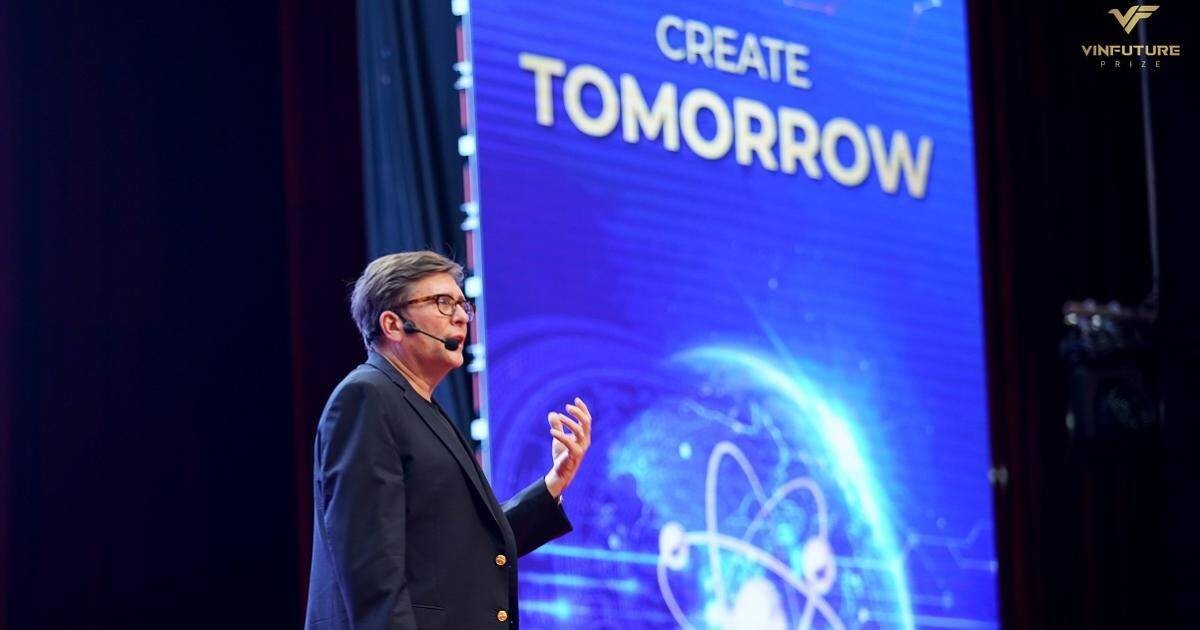 Ông John Nosta - 1 trong 10 nhân vật có tầm ảnh hưởng lớn nhất trong công nghệ sức khỏe toàn cầu tại buổi diễn thuyết: Đổi mới hiện tại - Kiến tạo tương lai do VinFuture tổ chức