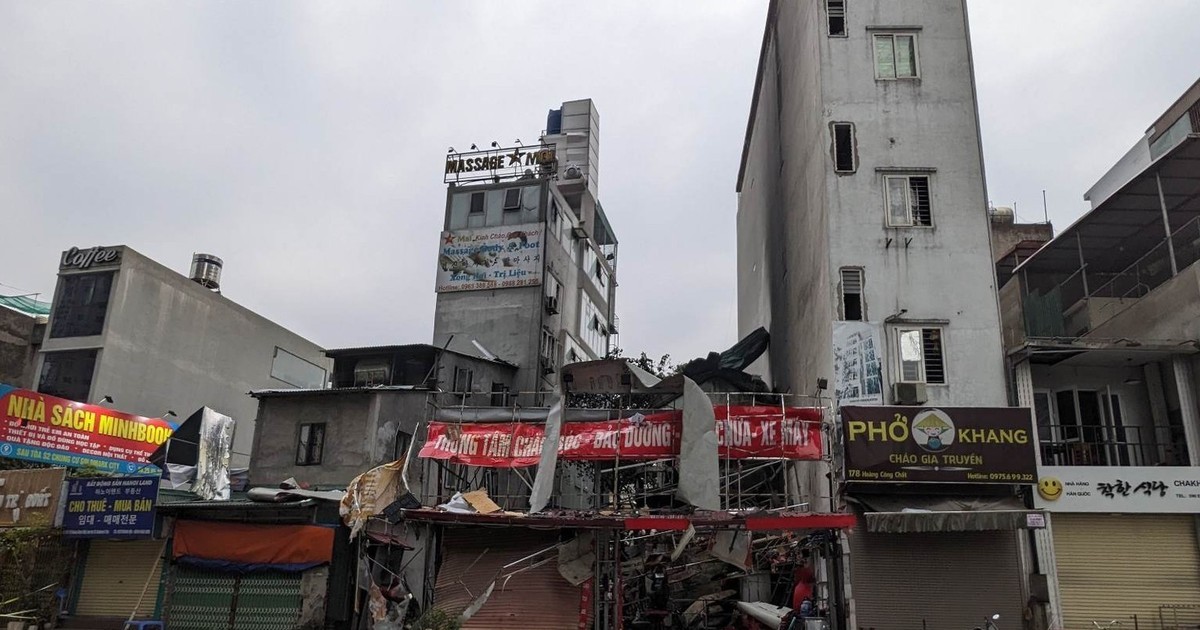 Hiện trường tan hoang của vụ cháy.