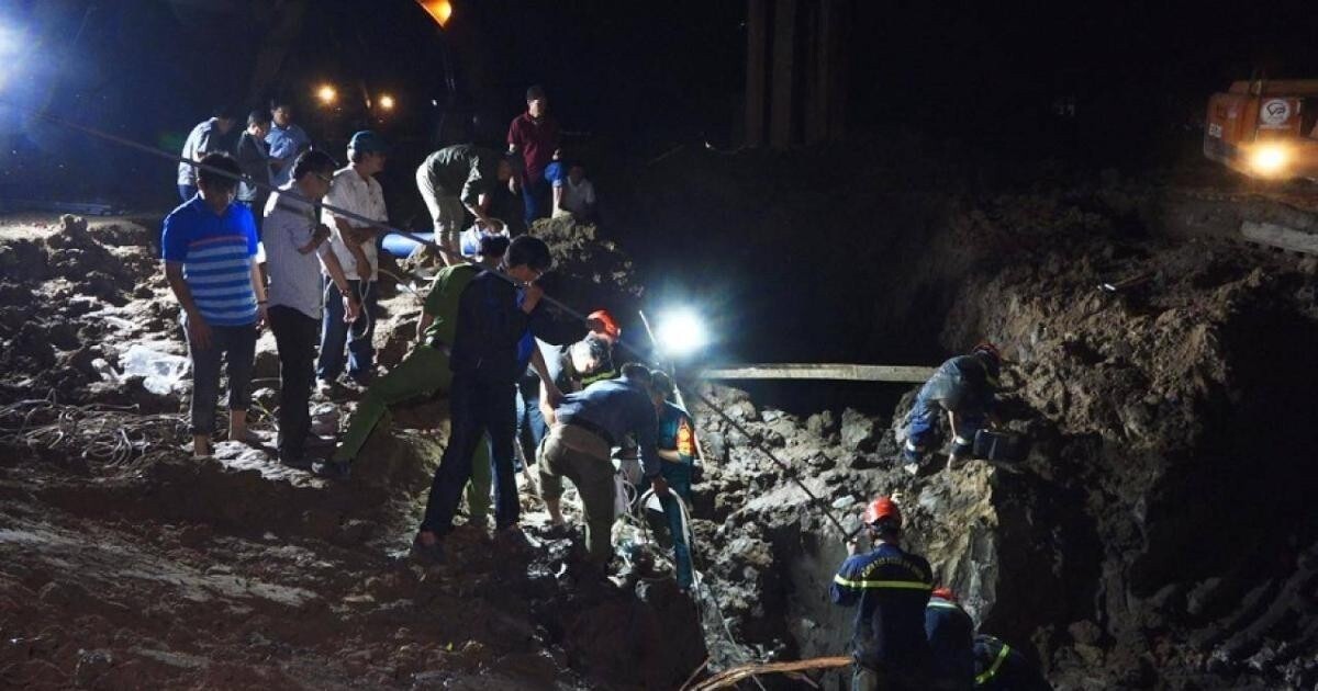 Lực lượng cứu hộ làm xuyên đêm giải cứu bé trai 10 tuổi rơi xuống lỗ trụ bê tông