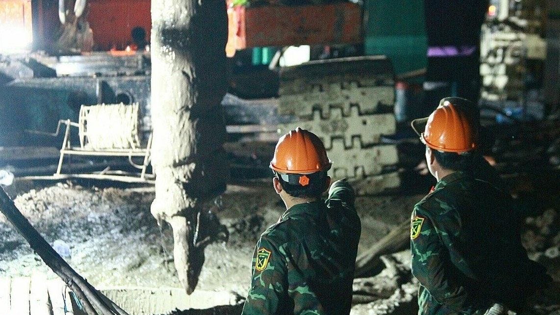 Bé trai đồng tháp kẹt trong cọc bê tông đã tử vong