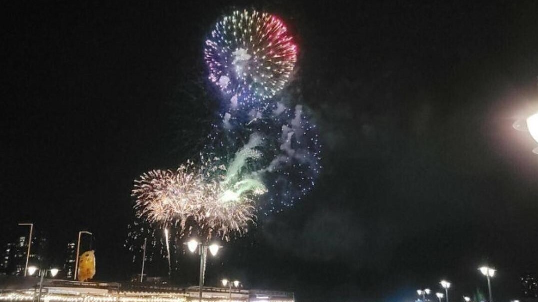 TP.HCM bắn pháo hoa 6 điểm mừng Tết Quý Mão